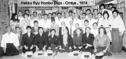 Sensei Maroteaux la Honbu Dojo Hakko Ryu din Omiya - Japonia in 1974, cu ocazia decernarii nivelului de 5 Dan - Shihan Hakko Ryu Jujutsu (expert al scolii)